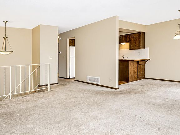 5th image of 10394 Balsam Ln