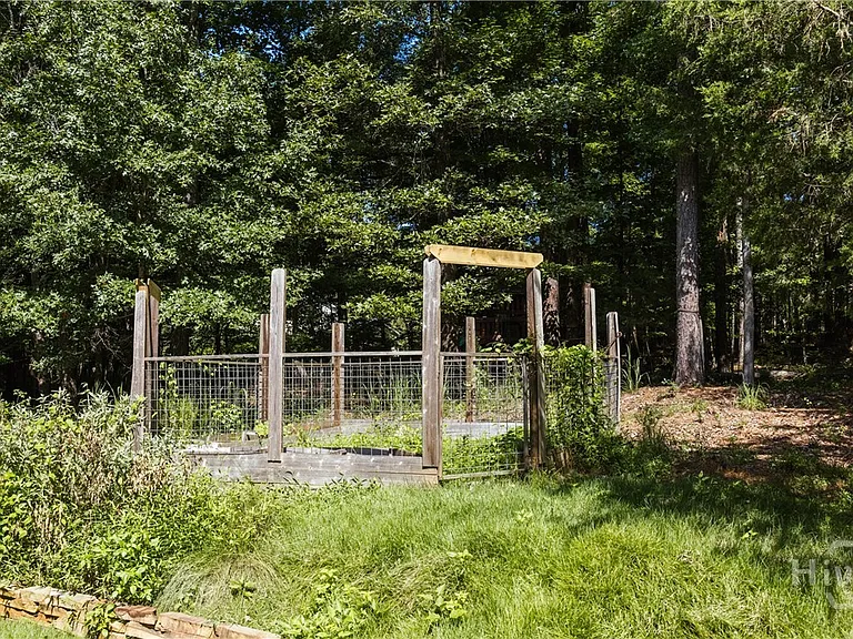 2221 Whippoorwill Rd — Photo 42