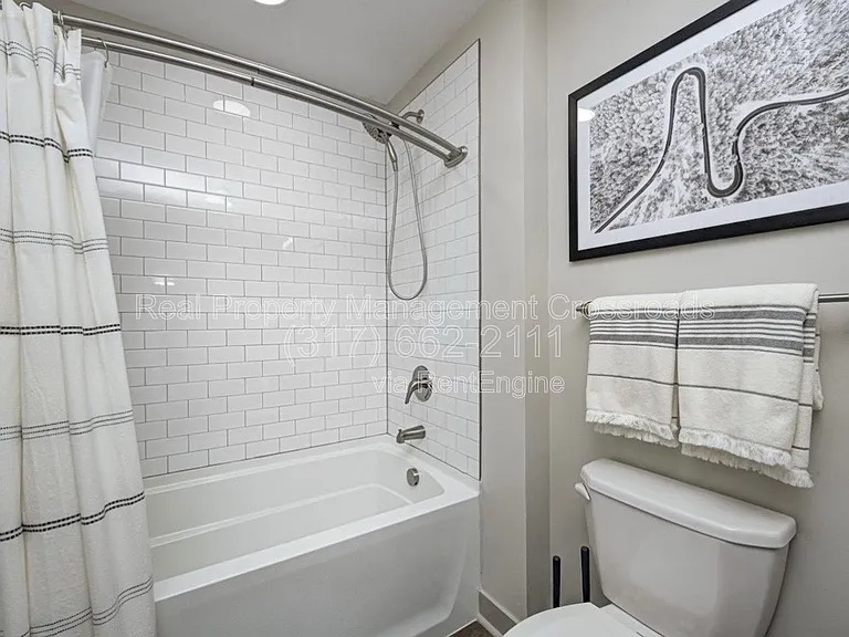 1302 N Main St #209 — Photo 21