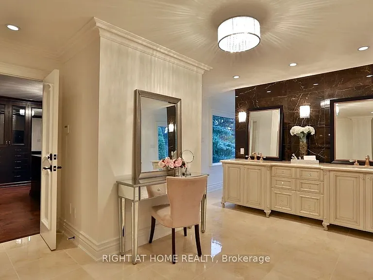 11 York Rd — Photo 12
