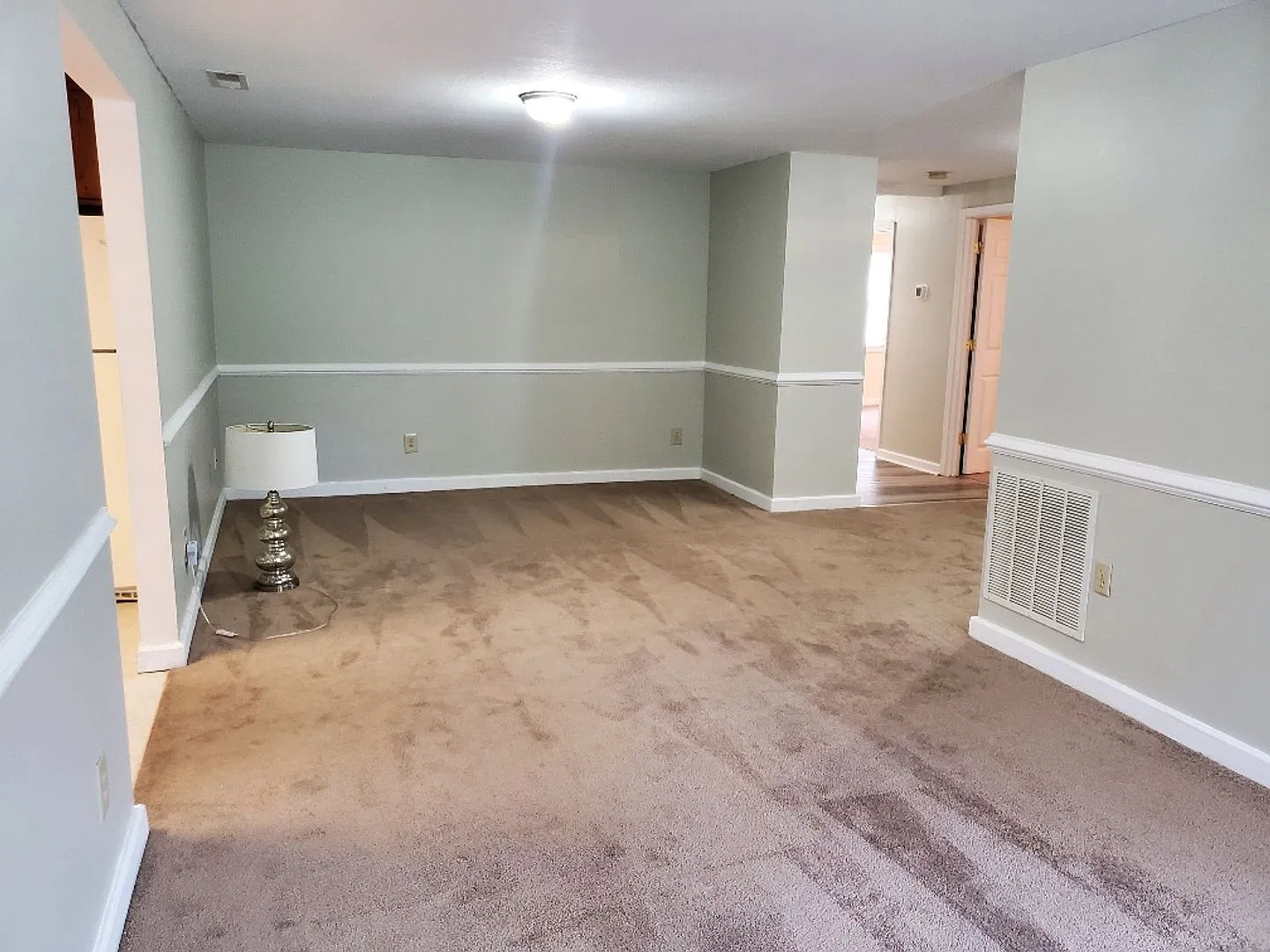 Spacious 3BR/2BA Home Near US Coast Guard Base Lawn Care Included — Photo 4