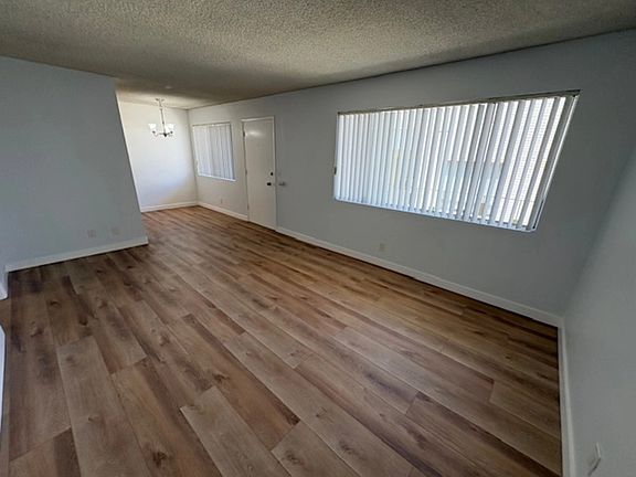 4th image of 266 S Oak Knoll Ave APT 7