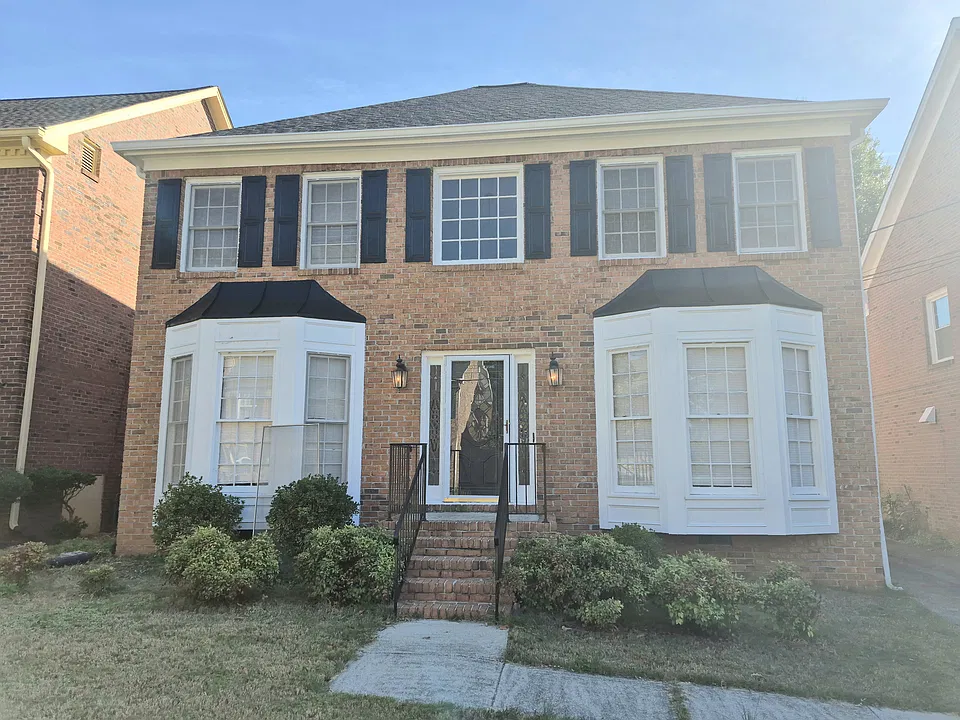 3229 Henderson Walk
