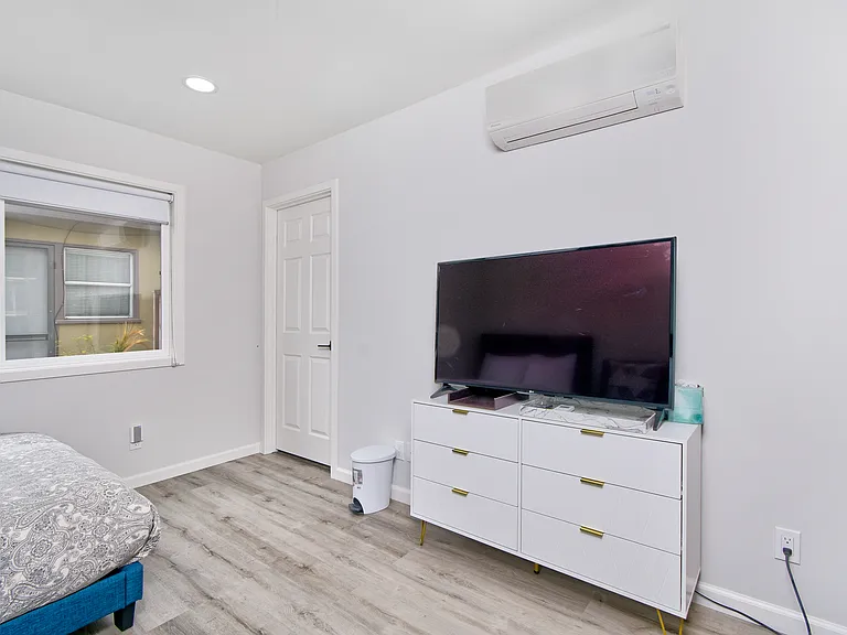1362 Shortridge Ave #B — Photo 9