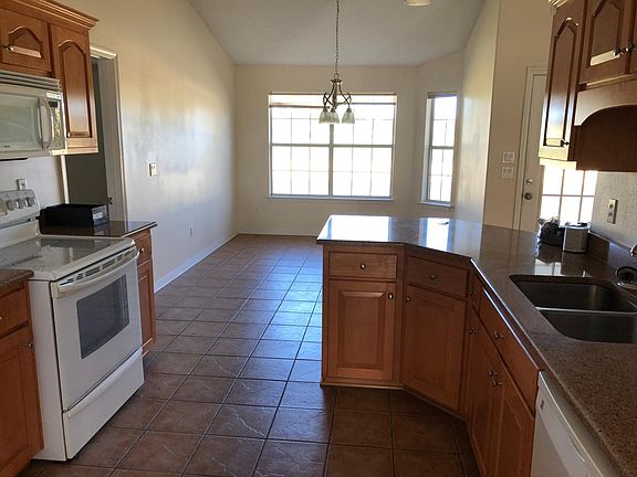 4th image of 21 Arapaho Dr