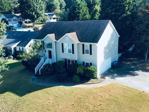 1161 Riverside Run Ln, Buford, GA 30518