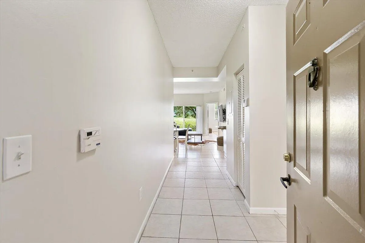2 bed, 2.0 bath, 975 sqft, $2,600 — Photo 4
