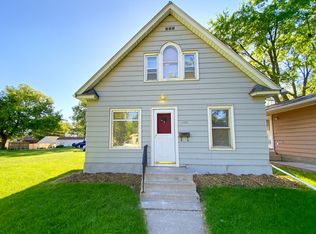 1707 Eustis St, Lauderdale, MN 55113
