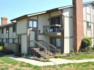 864 Kirkwall Dr, Akron, OH 44321