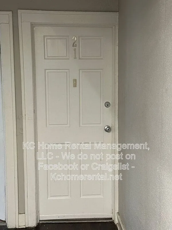 1 bed, 1.0 bath, $850 — Photo 4