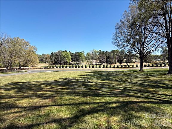 3rd image of 5637 Lebanon Rd