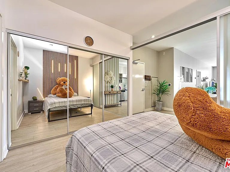 3810 Wilshire Blvd #408 — Photo 18