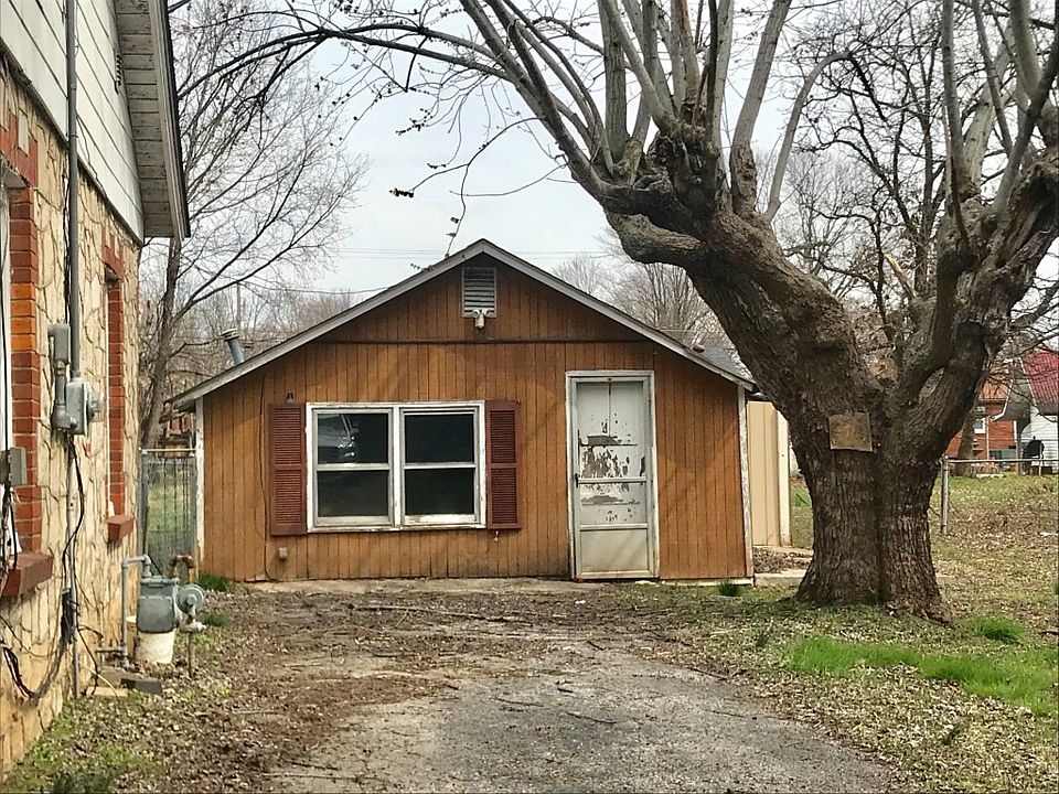 2nd image of 1480 N Sunrise Dr