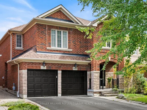 1002 Oaktree Cres, Newmarket, ON L3X 2Z3