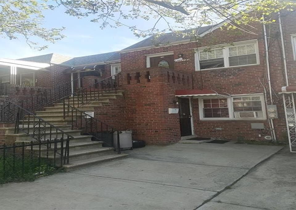 1st image of 1118 E 85th St