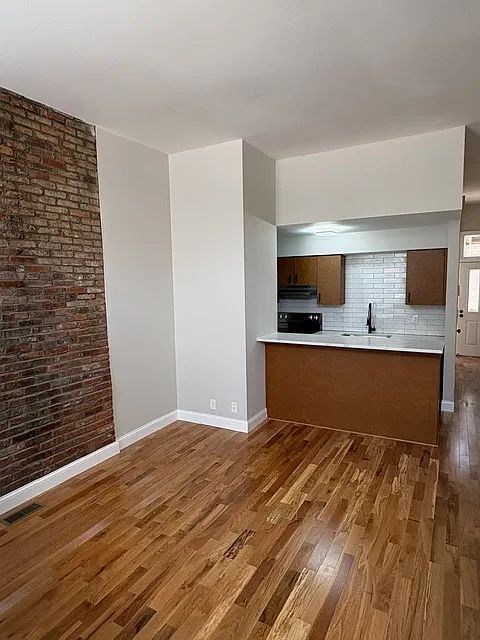 1022 Russell Blvd — Photo 4