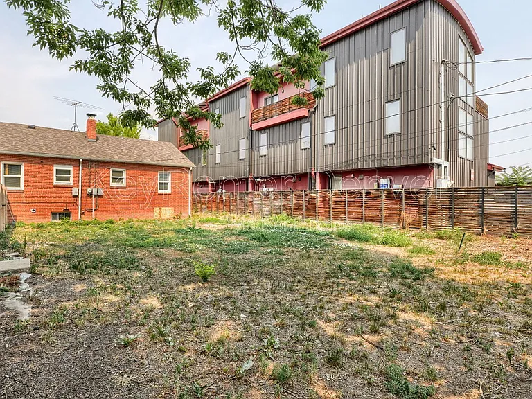 1540 N Zenobia St — Photo 15