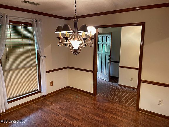 3rd image of 4777 Big Horn Dr N
