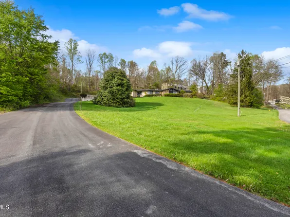 160 Green Tree Circle Rd, Bristol, VA 24201