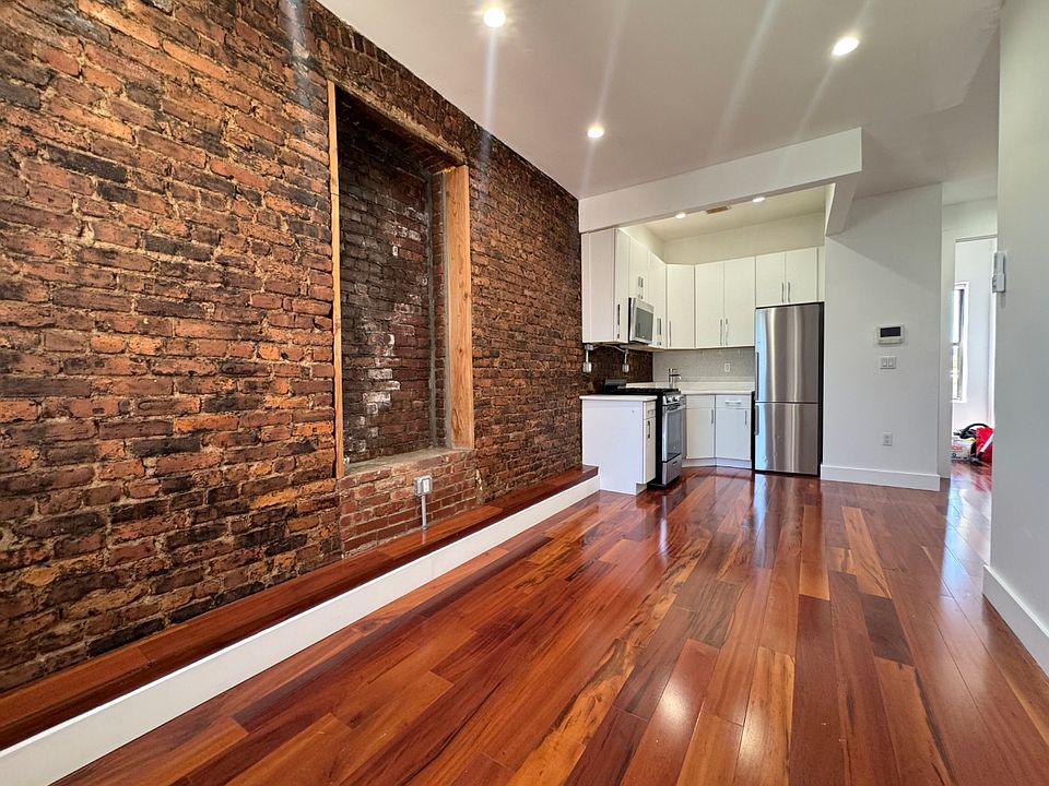 1st image of 3 Quincy St #4L