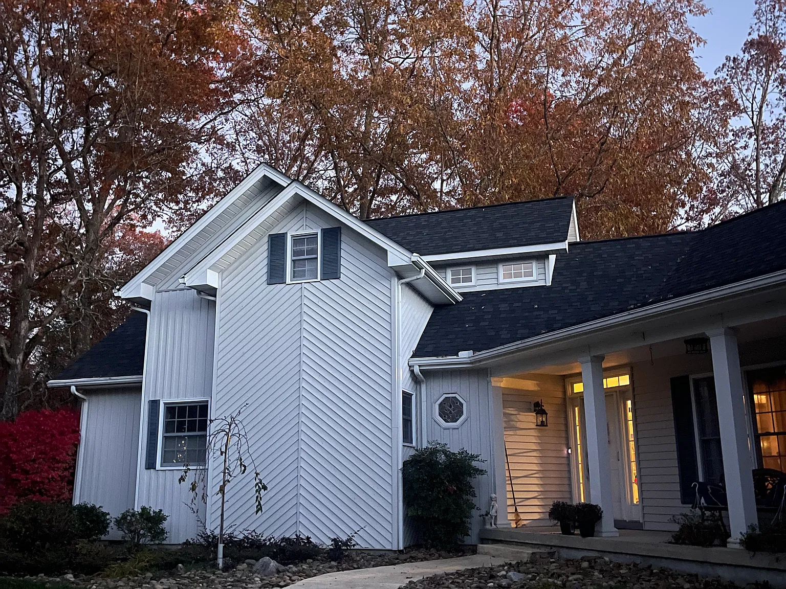 1274 Arrowhead Dr — Photo 2