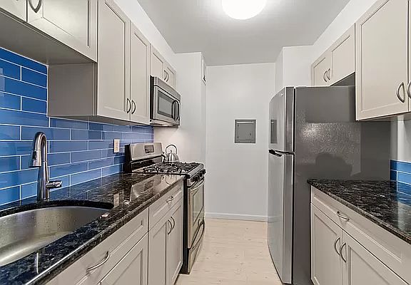 3rd image of 1825 Madison Ave APT 5L