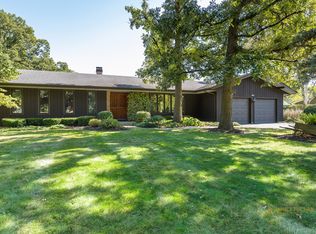 8N465 Shady Ln, Elgin, IL 60124