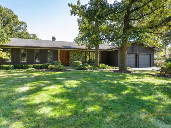 8N465 Shady Ln, Elgin, IL 60124