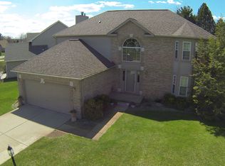 1080 Brookside Ct, Oxford, MI 48371