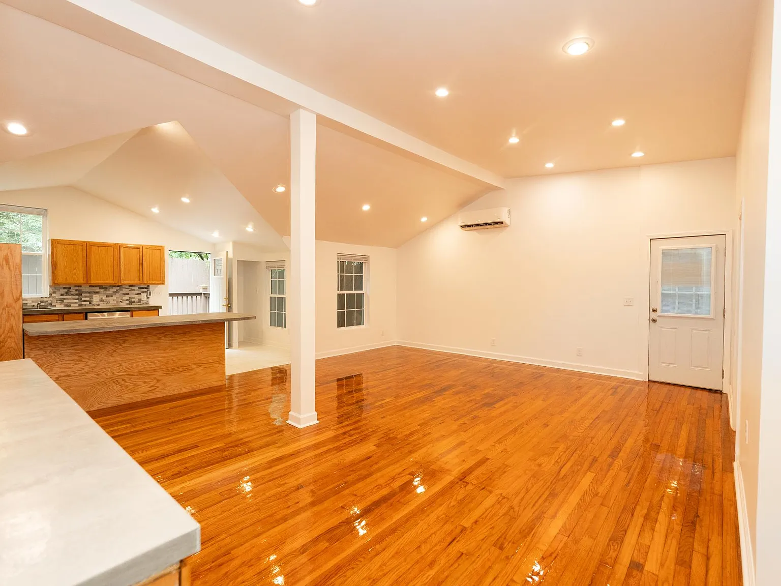 1270 Kendrick Rd NE — Photo 1