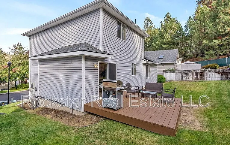 607 W Persimmon Ln — Photo 3