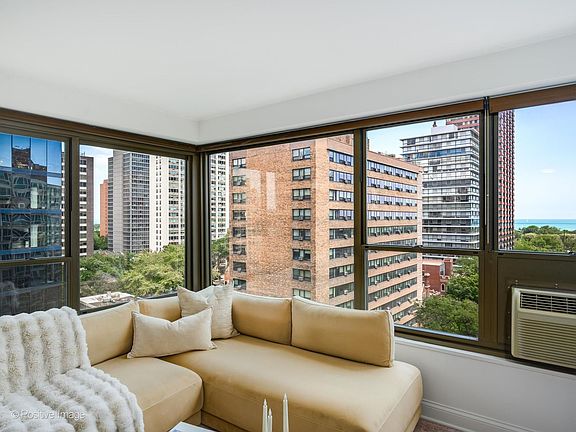 5th image of 2930 N Sheridan Rd APT 1107