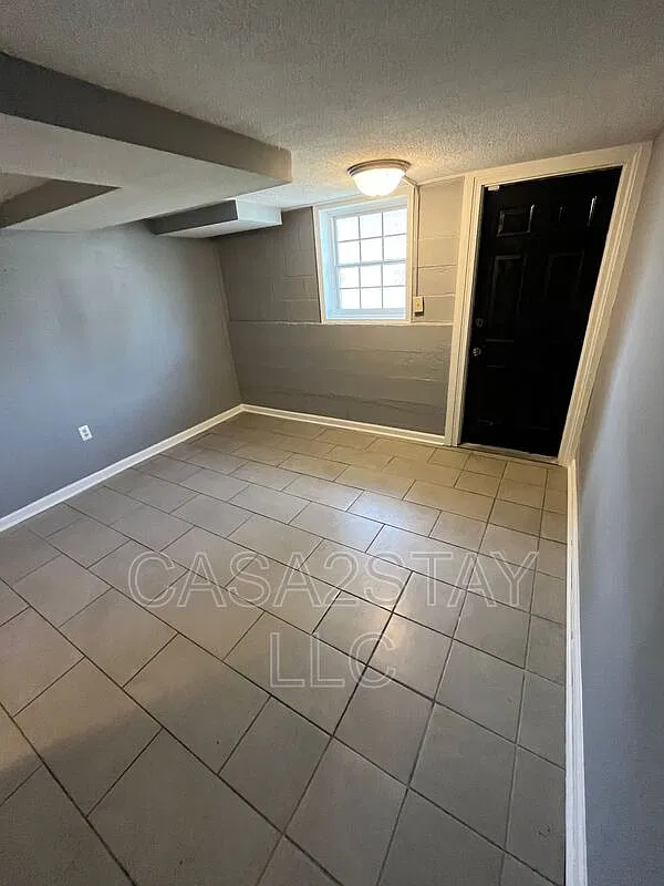 1 bed, 1.0 bath, $595 — Photo 2