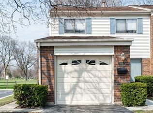 254 W Wimbolton Dr, Mount Prospect, IL 60056