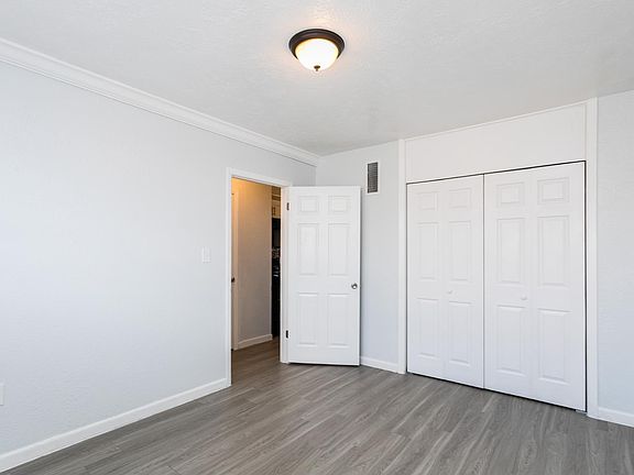 3rd image of 955 6th St SE #11307266