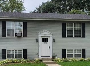 722 North St, Geneva, IL 60134