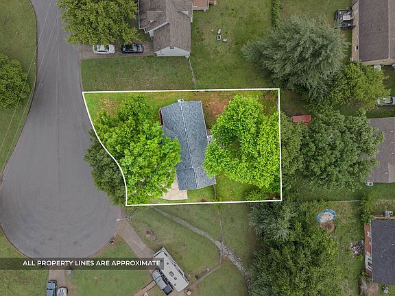 2nd image of 3387 Oak Park Dr