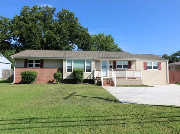 6 Snidow Blvd, Newport News, VA 23608