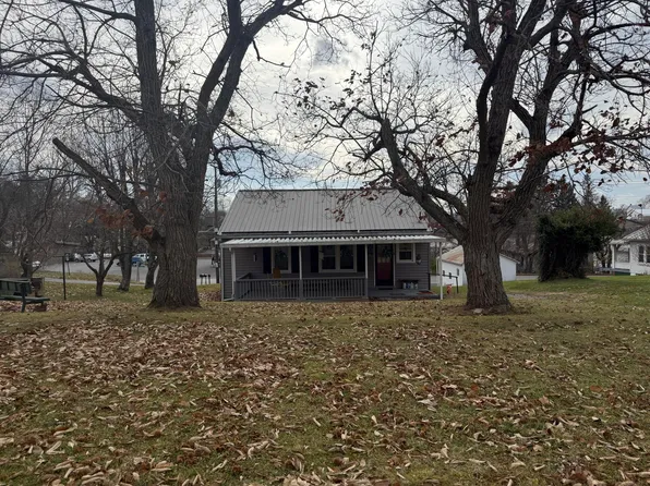 125 North St, Union, WV 24983