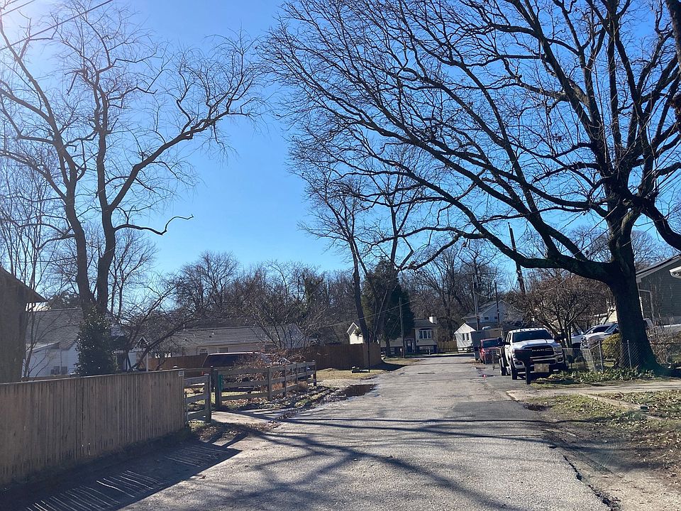 1st image of 1149 Saint Catherine Dr