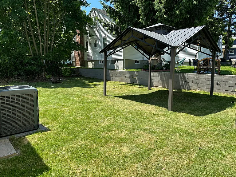 30 Meisel Ave — Photo 17