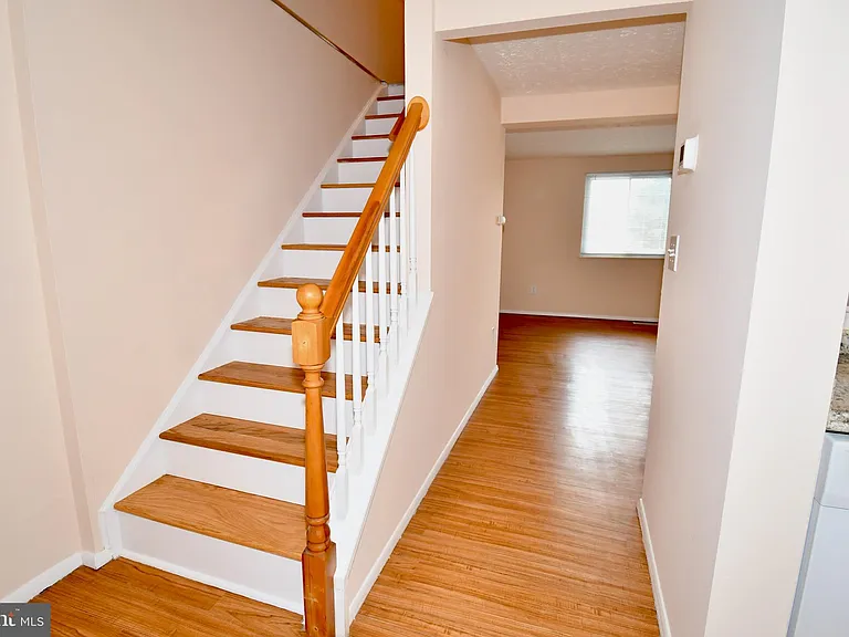 222 Canfield Ter — Photo 9