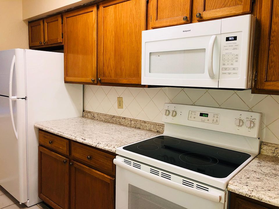 Newly updated kitchen with recent appliances