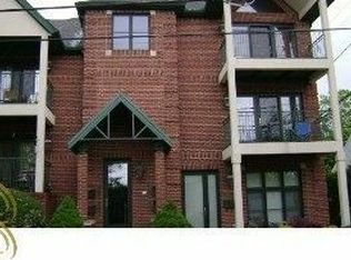 28762 Church St, Flat Rock, MI 48134