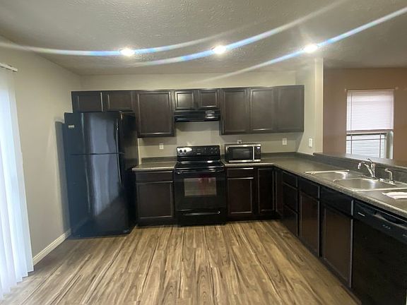 3rd image of 1324 Sourgum Ln
