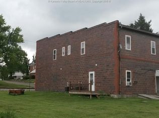 19 Mulberry St, Ravenswood, WV 26164
