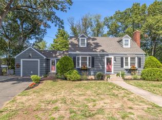 91 Delmont St, Manchester, CT 06042