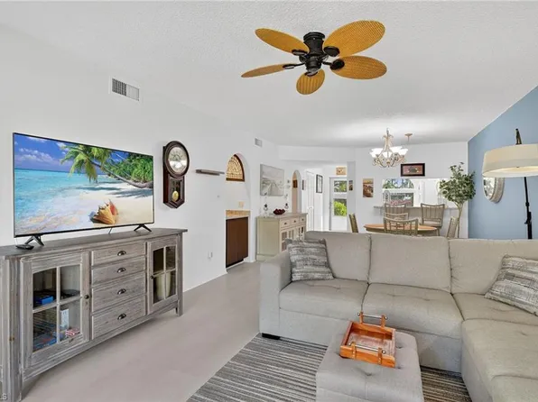 705 Augusta BLVD #705-4, NAPLES, FL 34113