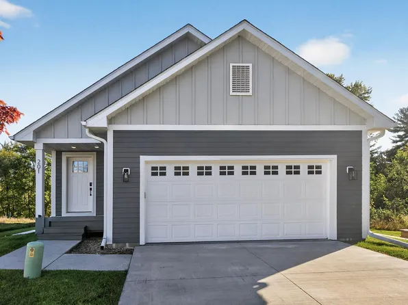 201 McCarrons Pl W, Saint Paul, MN 55113