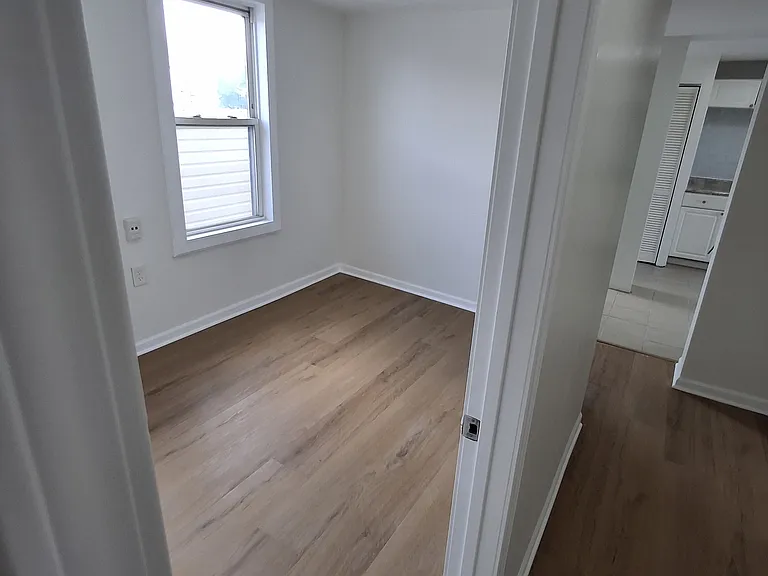 471 W 26th St #3 — Photo 14